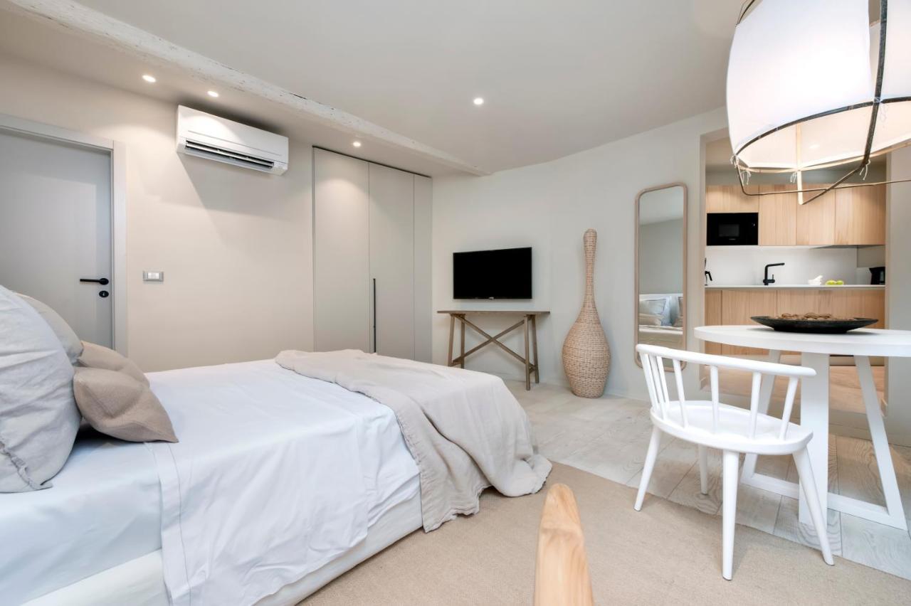Calnova Suites Ровінь Екстер'єр фото